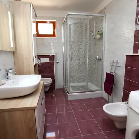 Delux Near The Sea Apartment Trogir