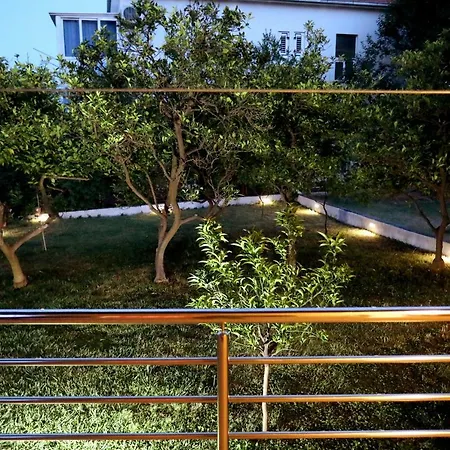 Delux Near The Sea Apartment *